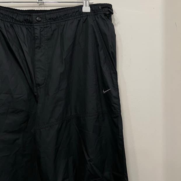 나이키 올드스쿨 스몰로고 절개 와이드핏 트랙팬츠