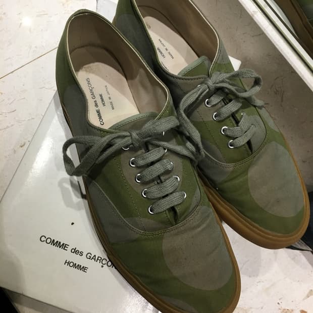 꼼데가르송 옴므 도트 스니커즈
