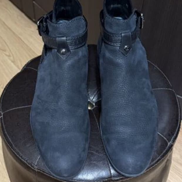 루이비통 스트랩 앵클부츠(8.5 사이즈)해외발송