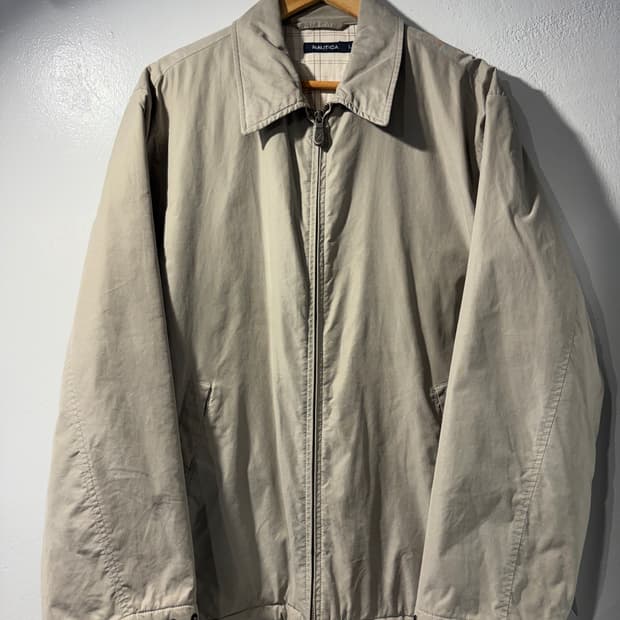 노티카 봄버 점퍼