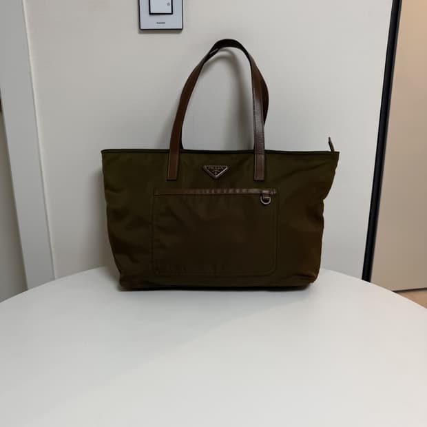 정품 프라다 포코노 숄더백