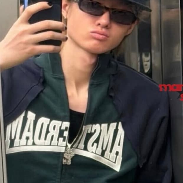 뉴에라 모자 스냅백 코르티스 마틴 착용