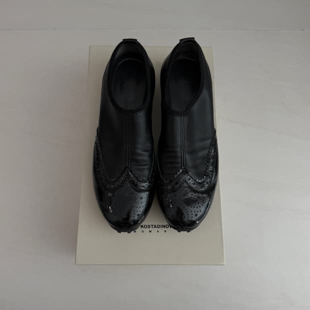 KIKO KOSTADINOV 블랙 소니아 슬립온 브로그