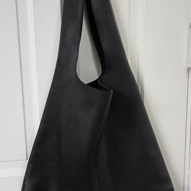 VARTIST 바티스트 첼시백 블랙