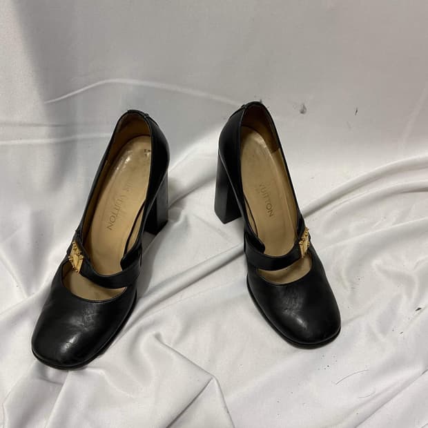 루이비통 힐 구두 35반