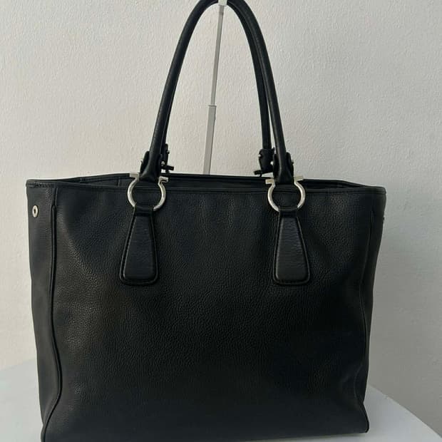 살바토레 페라가모 은장 간치니 가죽 빅 쇼퍼백 미니멀 토트