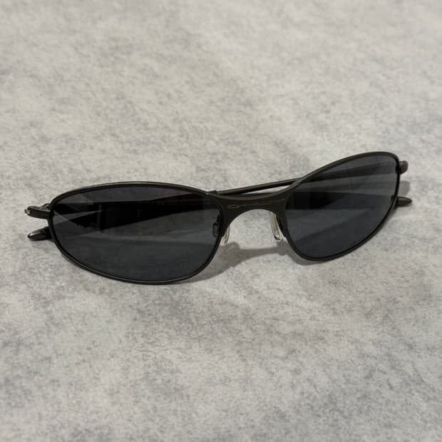 오클리 A-wire 2.0 카본/이리듐 렌즈 