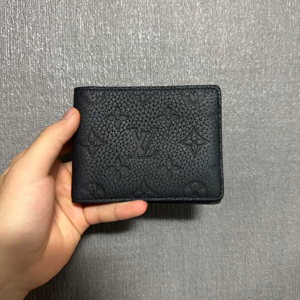 루이비통 토뤼옹 쉐도우 반지갑