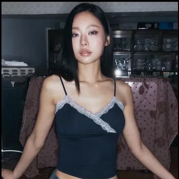 새상품) 플리즈노팔로우 플로라 레이스 슬리브리스 탑 네이비