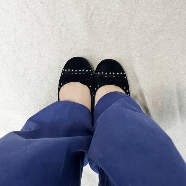 프라다 스터드 플랫슈즈