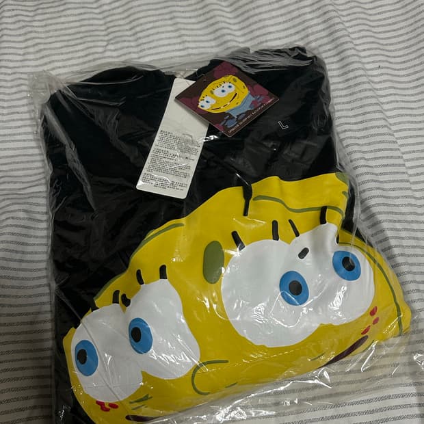 (L) 유니클로 스폰지밥 후드 새상품
