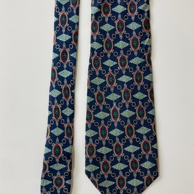 루이페로 넥타이