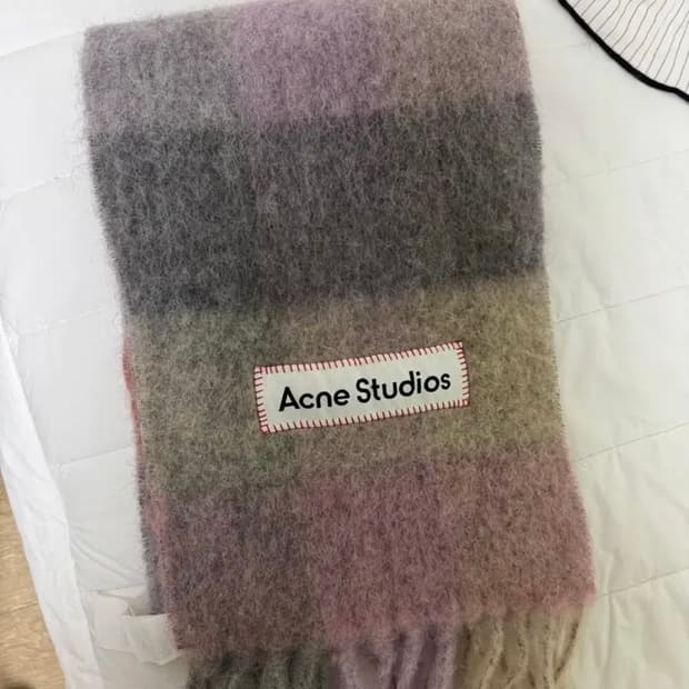 아크네 모헤어 머플러 푸시아핑크