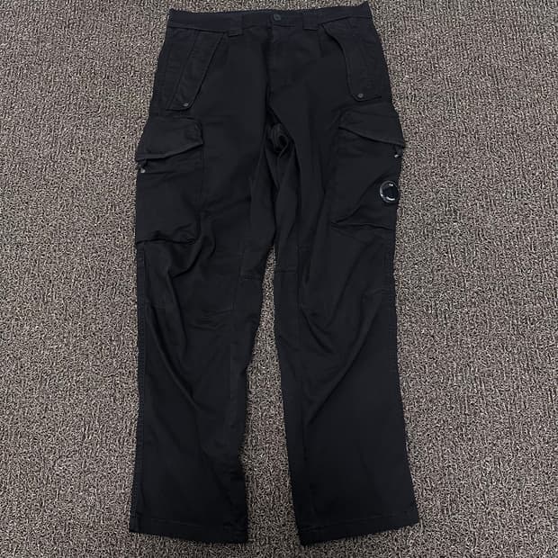 CP컴퍼니 한국매장판 렌즈 카고팬츠 블랙 XS
