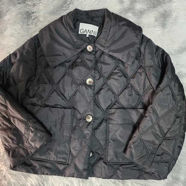 가니GANNI 블랙 퀼팅 자켓