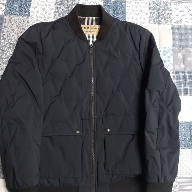 버버리 퀼팅 패딩 자켓  네이비 100