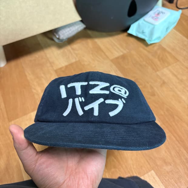 Itzavibe cap 잇자바이브 네이비 캡