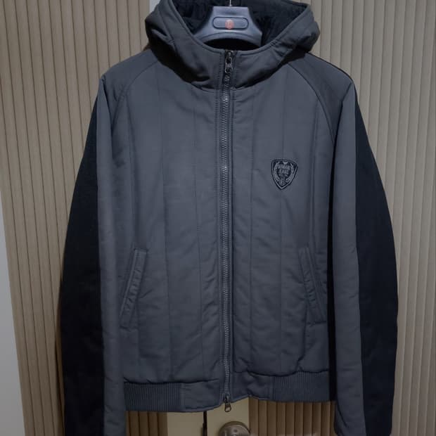 52사이즈 105 아르마니 진스 후드 경량패딩