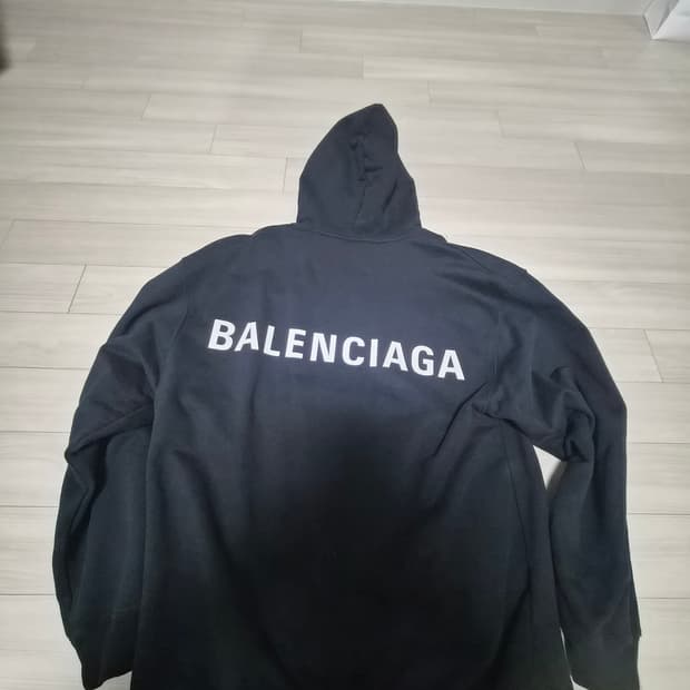 발렌시아가 백로고 후드