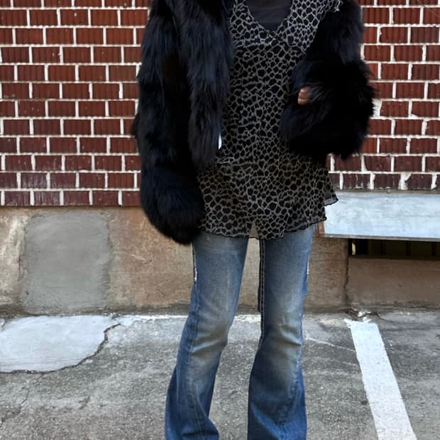 폭스 퍼 자켓 시스루 목폴라 시스루 블라우스 트루조이스퍼티 팬츠 코디