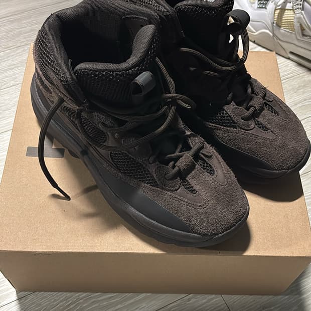 Adidas Yeezy desert boot oil 10size