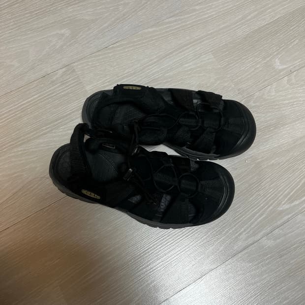 Keen 킨 샌들 240