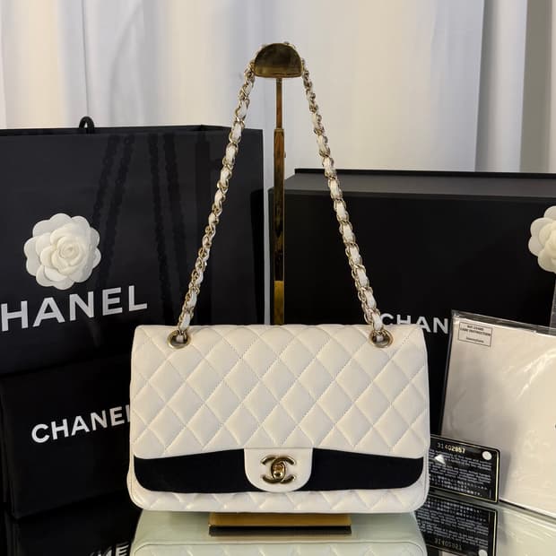샤넬 A01112 클래식 미디움 플랩백