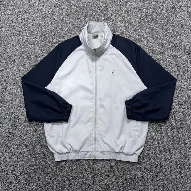 Name : 나이키 올드스쿨 배색컬러 오버핏 바람막이 :) 