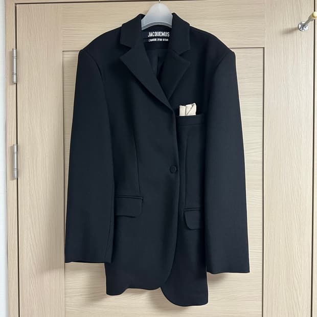 자크뮈스 아이코닉 블랙 울 자켓 38사이즈 / 새상품 