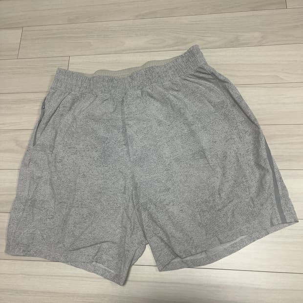 룰루레몬 페이스브레이커 7인치 라이너리스 m