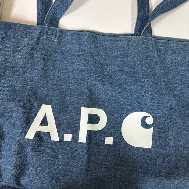 A.P.C 칼하트 콜라보 데님 쇼퍼백