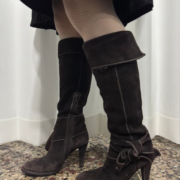 suede ribbon boots