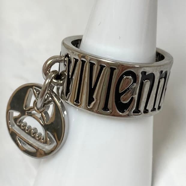 비비안웨스트우드 아카이브 레터링 각인 orb 펀칭 참 반지