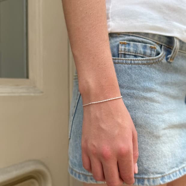 브랜디멜빌 여리 꼬임 팔찌