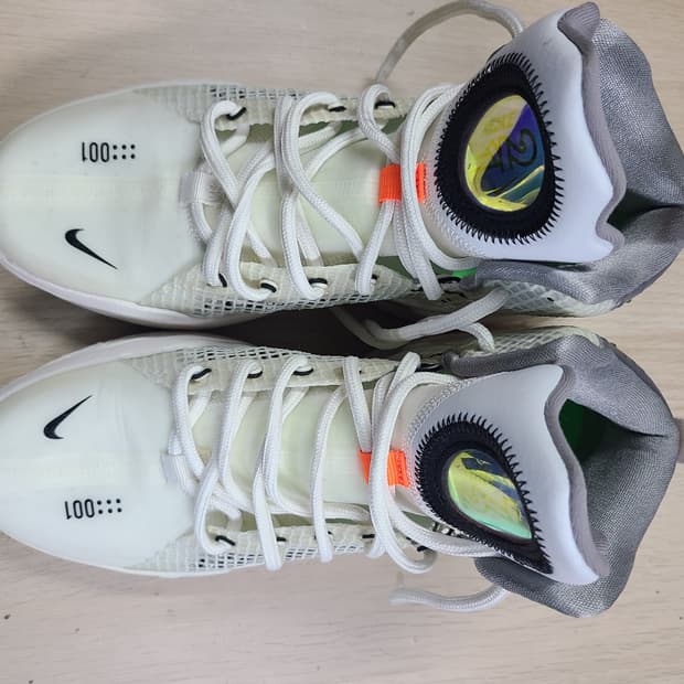 나이키 에어줌 gt 점프 서밋 화이트 농구화 260