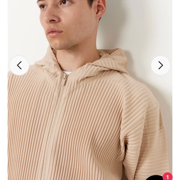 옴므플리세 후드집업