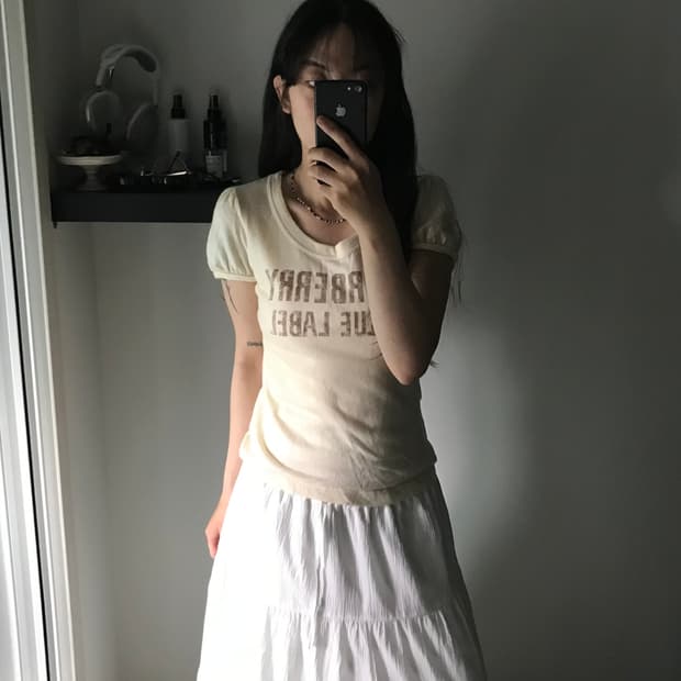 버버리 일본 블루라벨 올드스쿨 스펠아웃 브이넥라인 반팔티