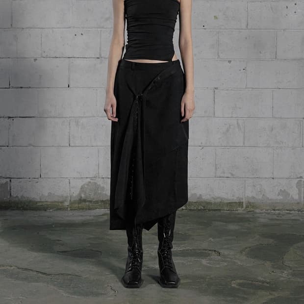 보헤미안서울 UNBALANCED DRAPE SKIRT, BLACK