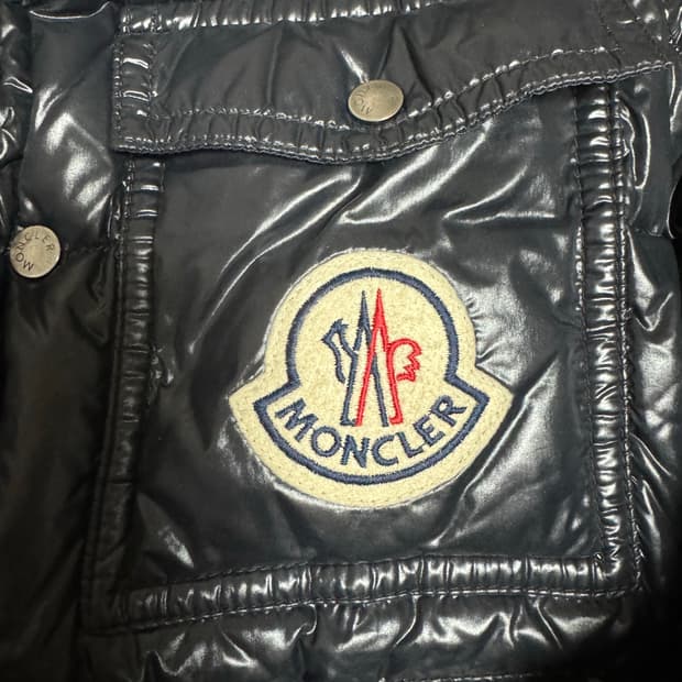 몽클레어 빅로고 1사이즈 패딩