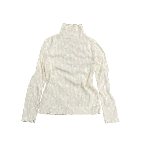  Ivory Lace Embroidery Turtleneck T-Shir