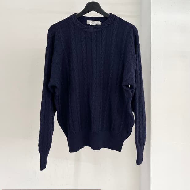 발렌시아가 네이비 케이블 니트 스웨터