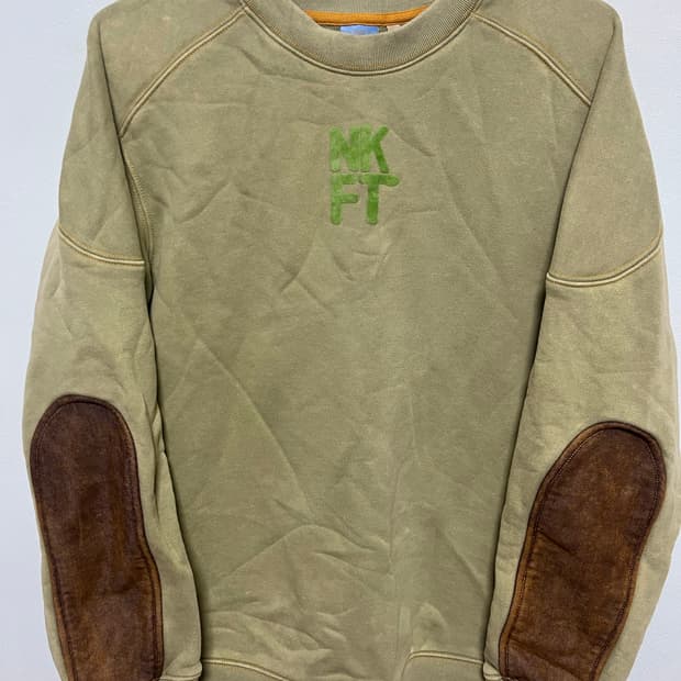 누크피터(nuuk fitter) 엘보우 패치 맨투맨