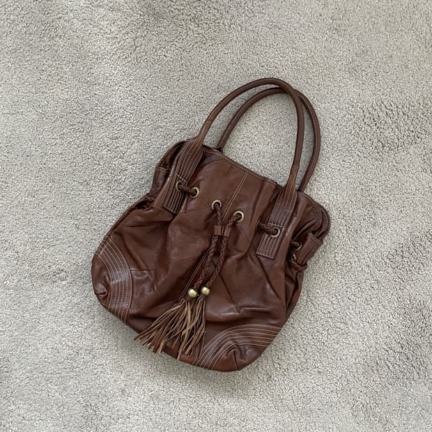 vintage stitch tassel bucket bag