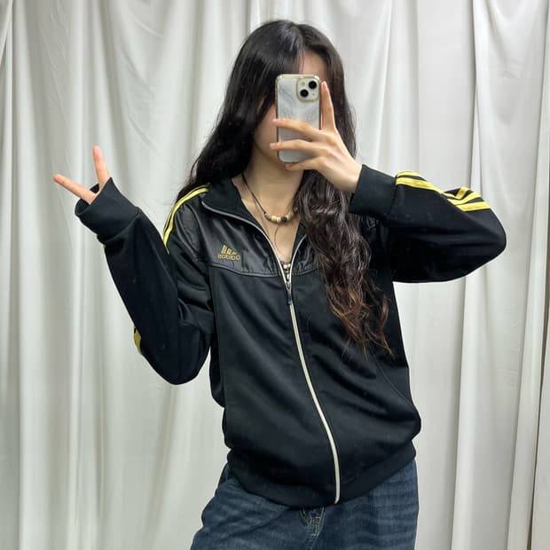 Adidas black & gold jersey