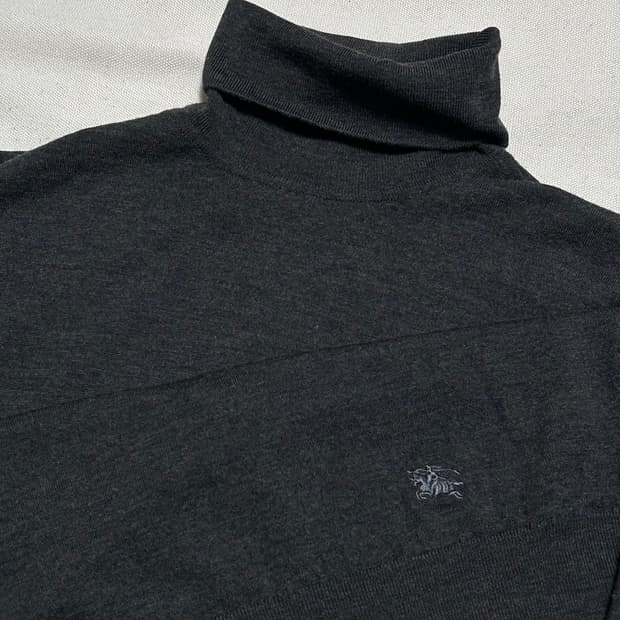 33 버버리 차콜 울 터틀넥 니트