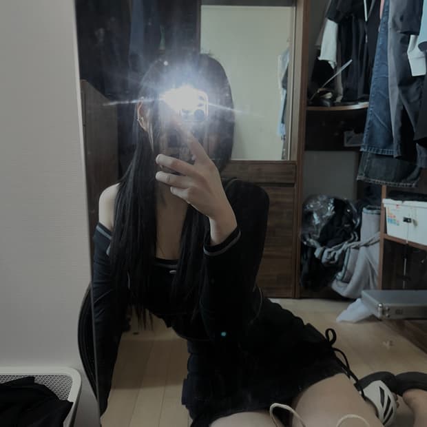 Bohemseo SIDE CUT - OUT LONG SLEEVE, BLA