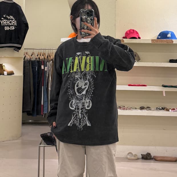 빈티지 니르바나 해부학적 그래픽 롱슬리브 U1367