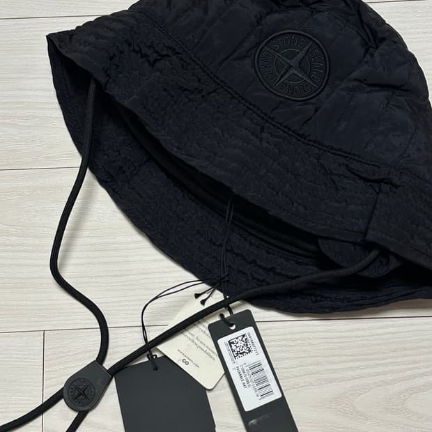 스톤아일랜드 로고 패디드 버킷햇 22fw XL 새상품