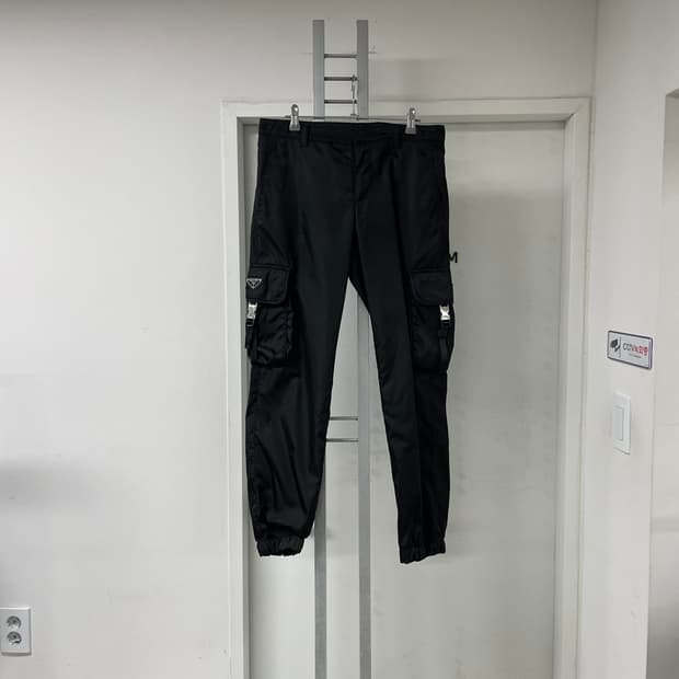 프라다 리나일론 카고 팬츠 46