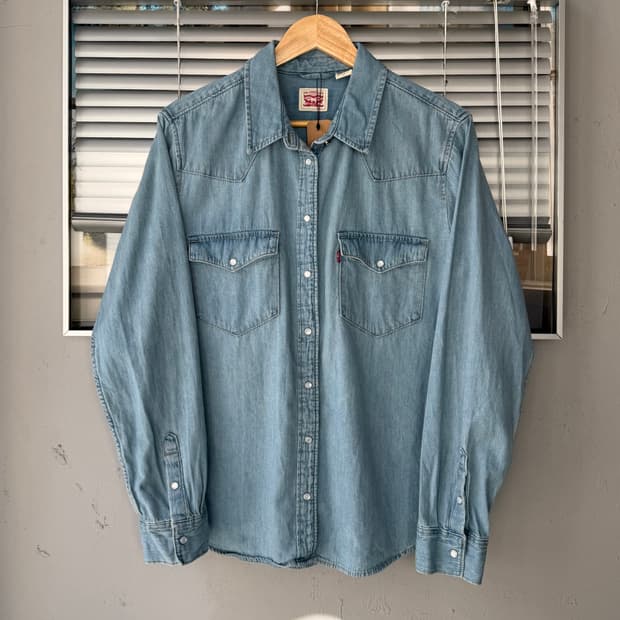 Levis western two pocket denim shirt